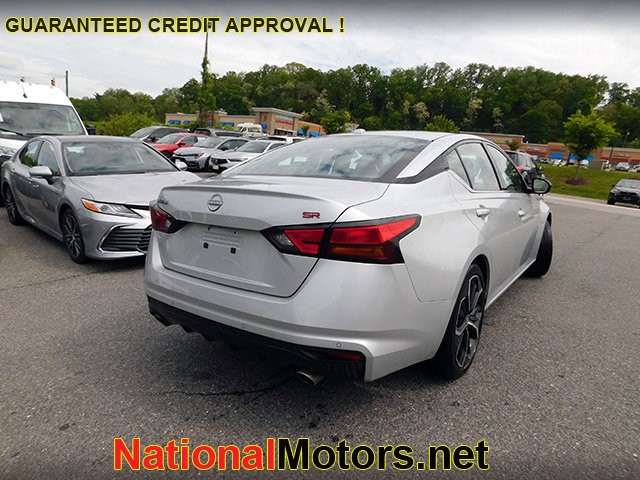 Nissan Altima Vehicle Image 04