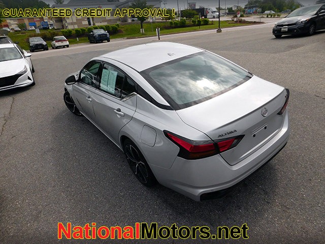 Nissan Altima Vehicle Image 05