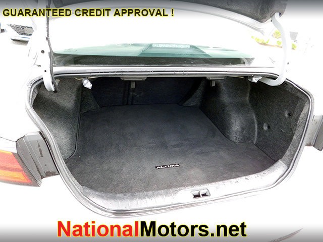 Nissan Altima Vehicle Image 07