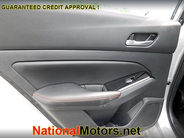 Nissan Altima Vehicle Image 08