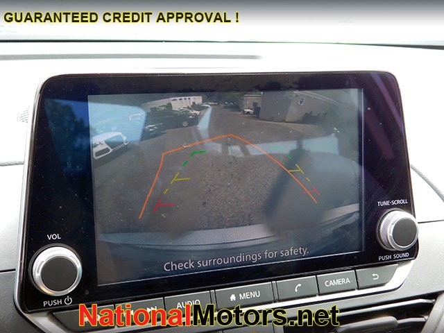 Nissan Altima Vehicle Image 15