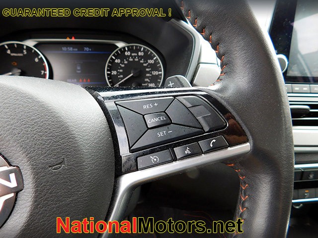 Nissan Altima Vehicle Image 18