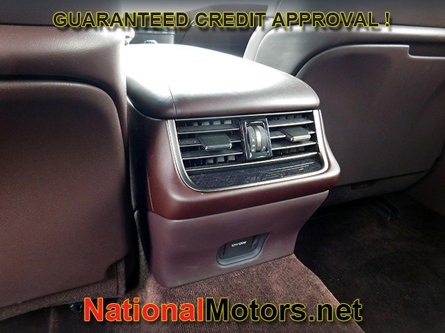 Lexus LS Vehicle Image 10