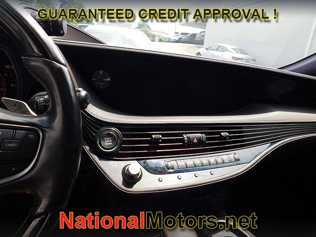 Lexus LS Vehicle Image 17