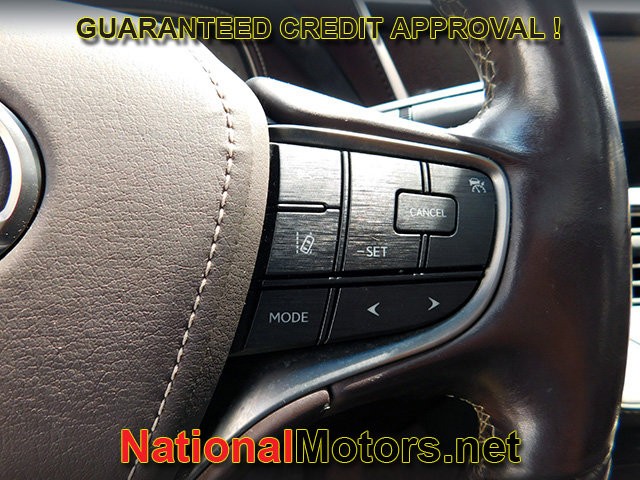 Lexus LS Vehicle Image 20