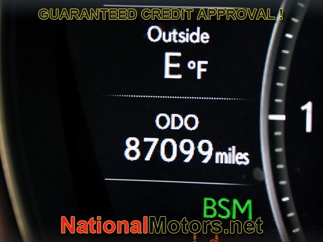 Lexus LS Vehicle Image 22