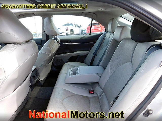 Toyota Camry Vehicle Image 09