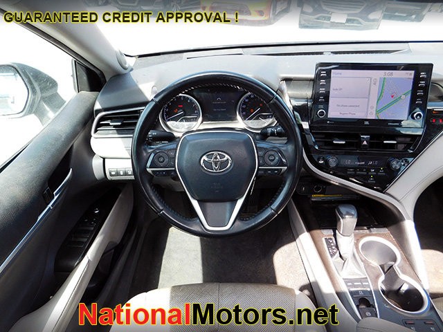 Toyota Camry Vehicle Image 11