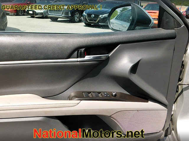 Toyota Camry Vehicle Image 12