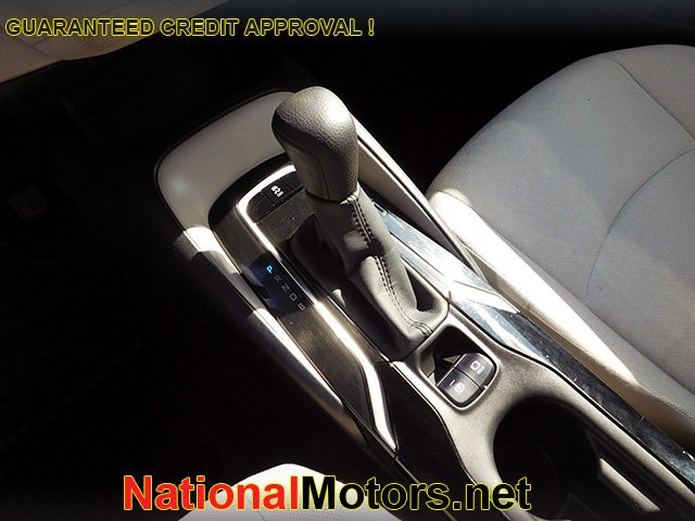 Toyota Corolla Vehicle Image 14