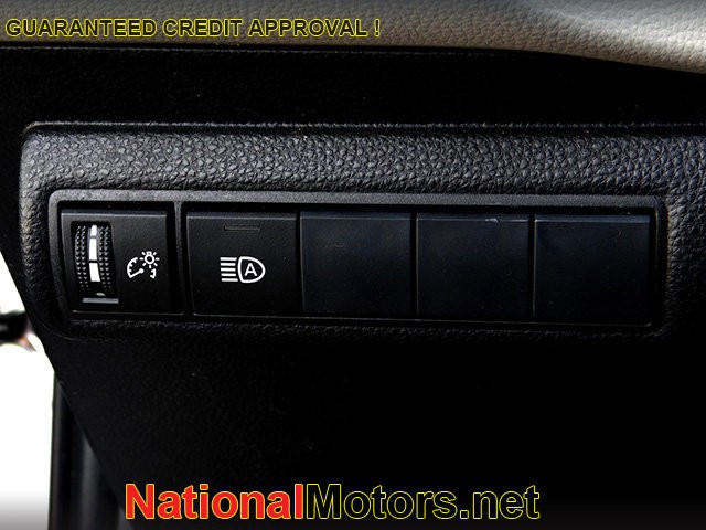 Toyota Corolla Vehicle Image 18