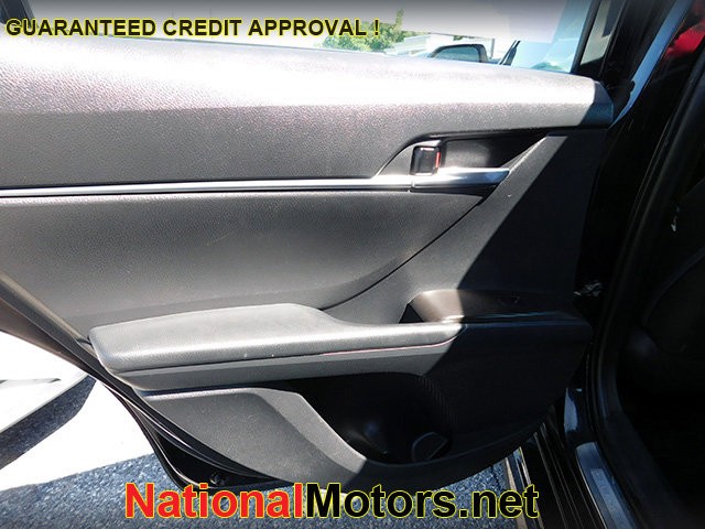 Toyota Camry Vehicle Image 09