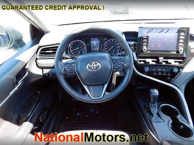 Toyota Camry Vehicle Image 11