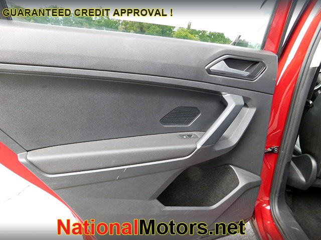 Volkswagen Tiguan Vehicle Image 11