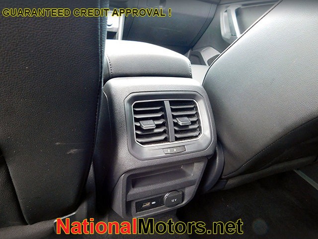 Volkswagen Tiguan Vehicle Image 13