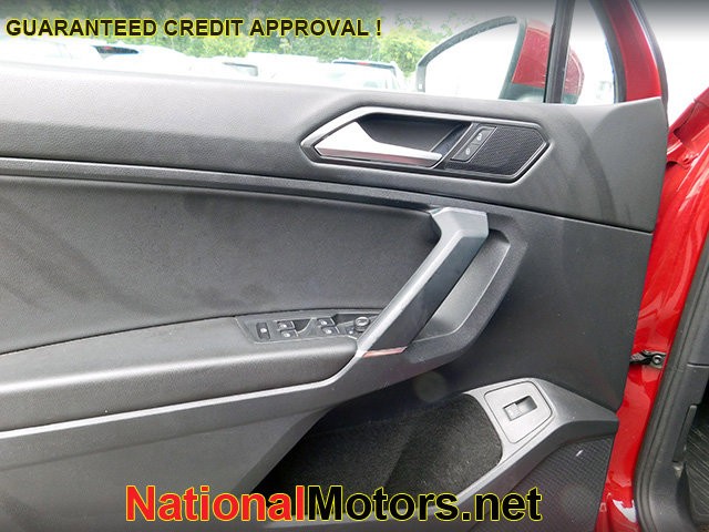 Volkswagen Tiguan Vehicle Image 15