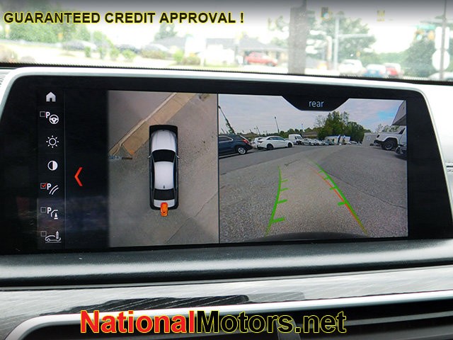 BMW 7 Series Vehicle Image 17