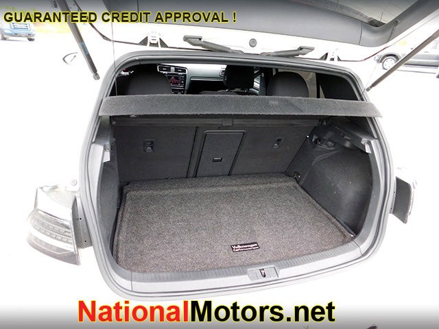 Volkswagen Golf GTI Vehicle Image 08
