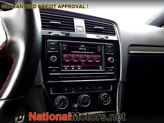 Volkswagen Golf GTI Vehicle Image 17