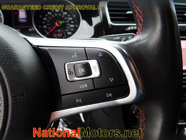 Volkswagen Golf GTI Vehicle Image 20