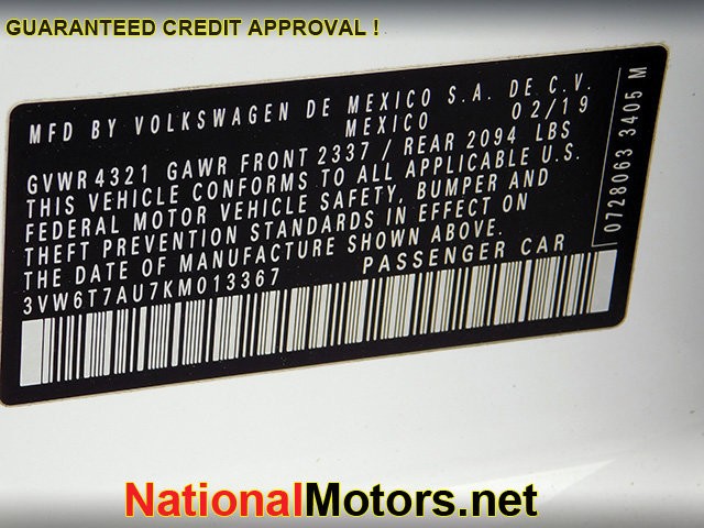 Volkswagen Golf GTI Vehicle Image 25