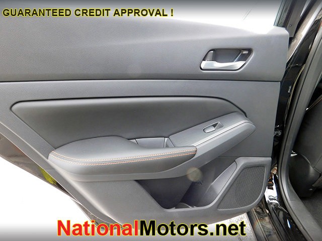 Nissan Altima Vehicle Image 09