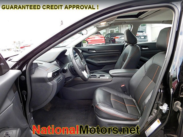 Nissan Altima Vehicle Image 13