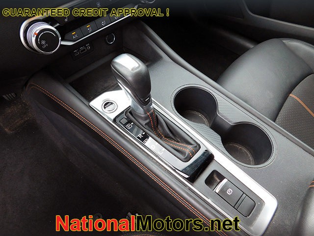 Nissan Altima Vehicle Image 18