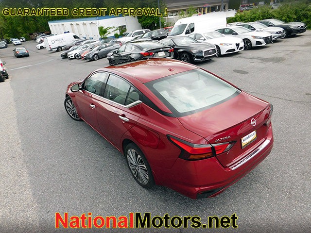 Nissan Altima Vehicle Image 04