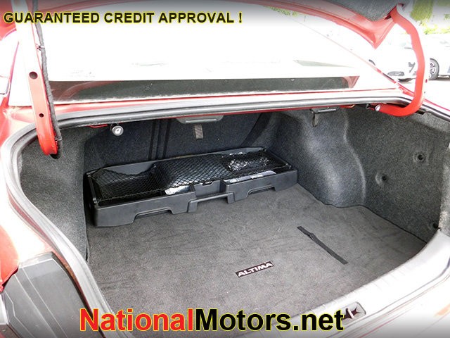 Nissan Altima Vehicle Image 05