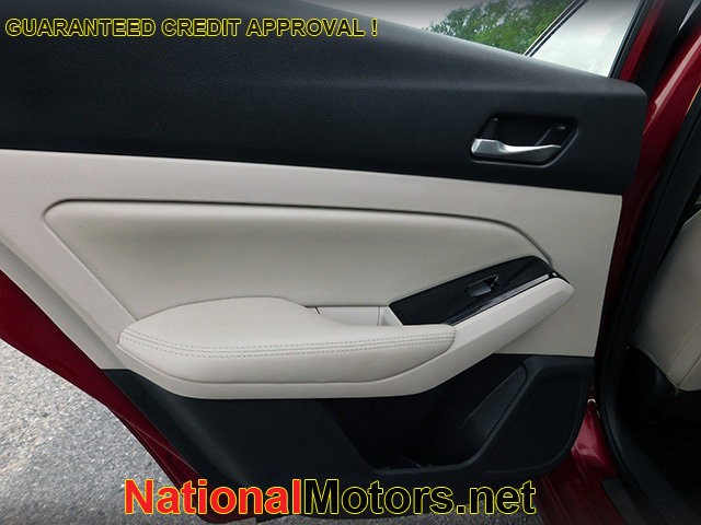 Nissan Altima Vehicle Image 07