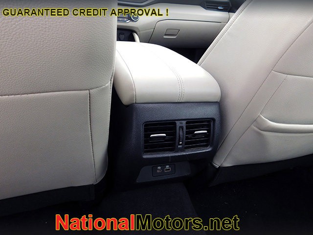 Nissan Altima Vehicle Image 09