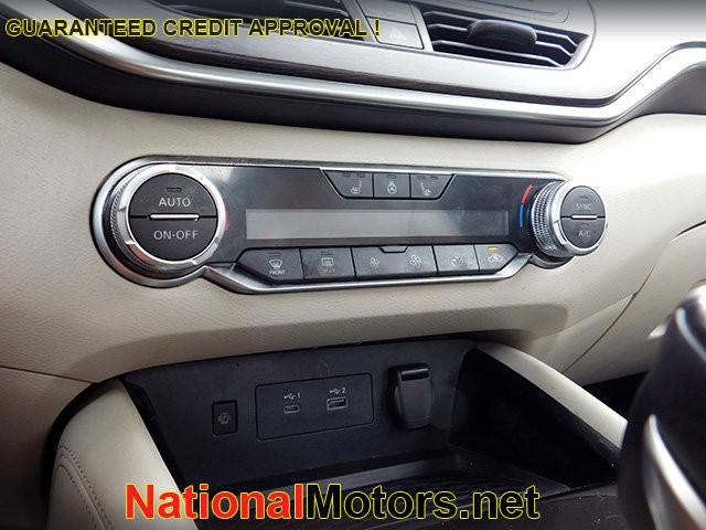 Nissan Altima Vehicle Image 17