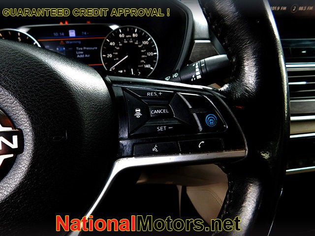 Nissan Altima Vehicle Image 19