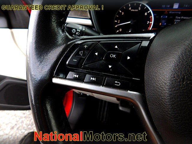 Nissan Altima Vehicle Image 20