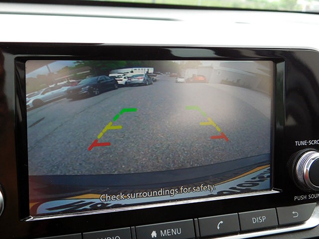 Nissan Altima Vehicle Image 14