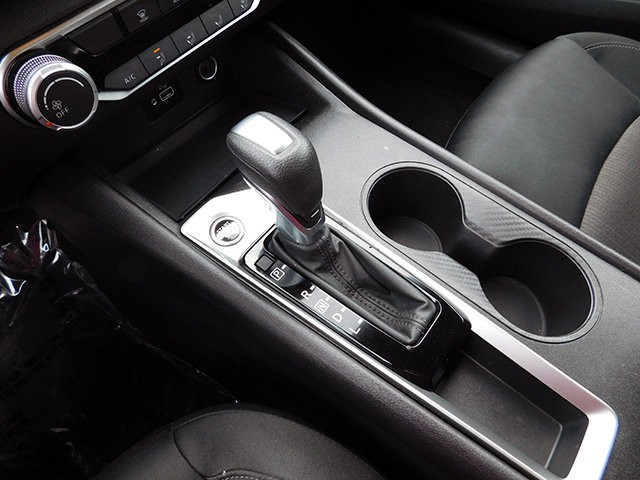 Nissan Altima Vehicle Image 16