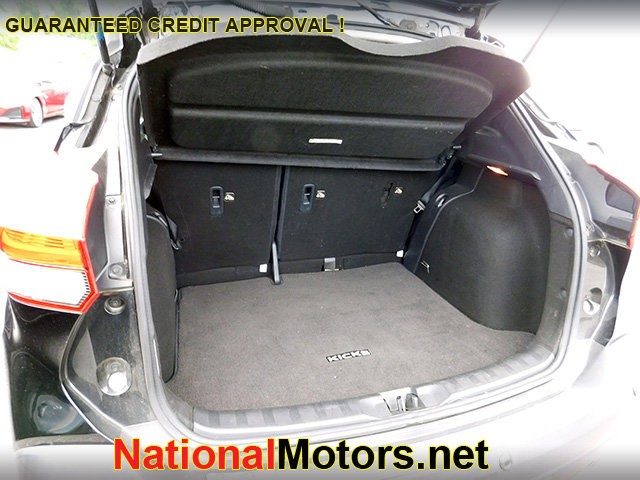 Nissan Kicks Vehicle Image 08