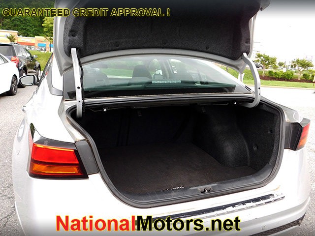 Nissan Altima Vehicle Image 04