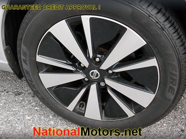 Nissan Altima Vehicle Image 05