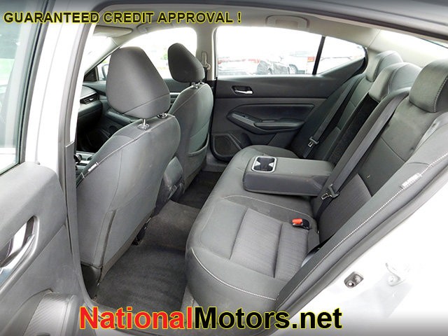 Nissan Altima Vehicle Image 06