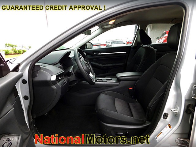 Nissan Altima Vehicle Image 09