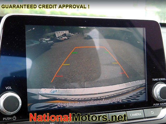 Nissan Altima Vehicle Image 11