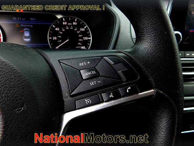 Nissan Altima Vehicle Image 13