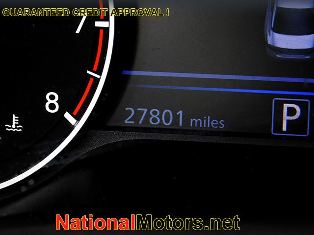 Nissan Altima Vehicle Image 15