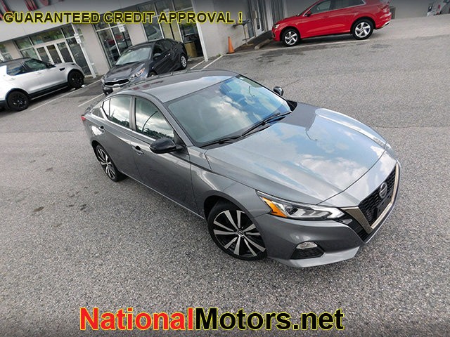 Nissan Altima Vehicle Image 02