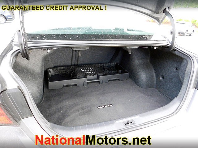 Nissan Altima Vehicle Image 08