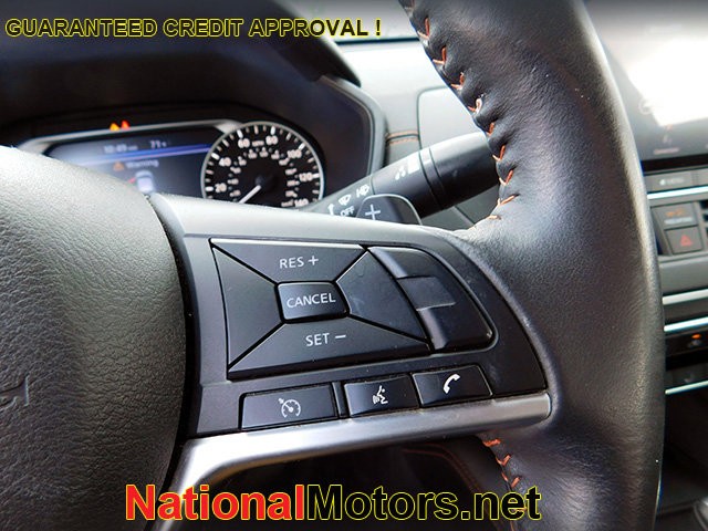 Nissan Altima Vehicle Image 18