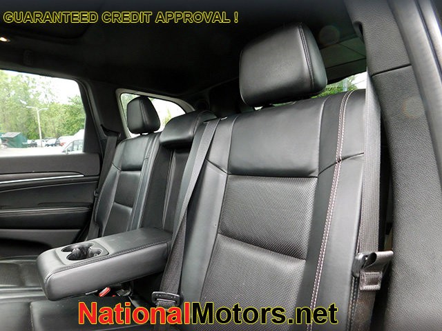 Jeep Grand Cherokee Vehicle Image 11