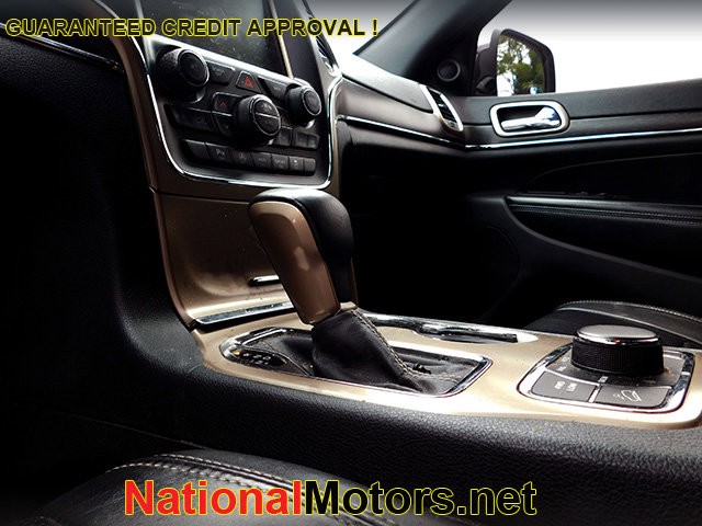 Jeep Grand Cherokee Vehicle Image 19